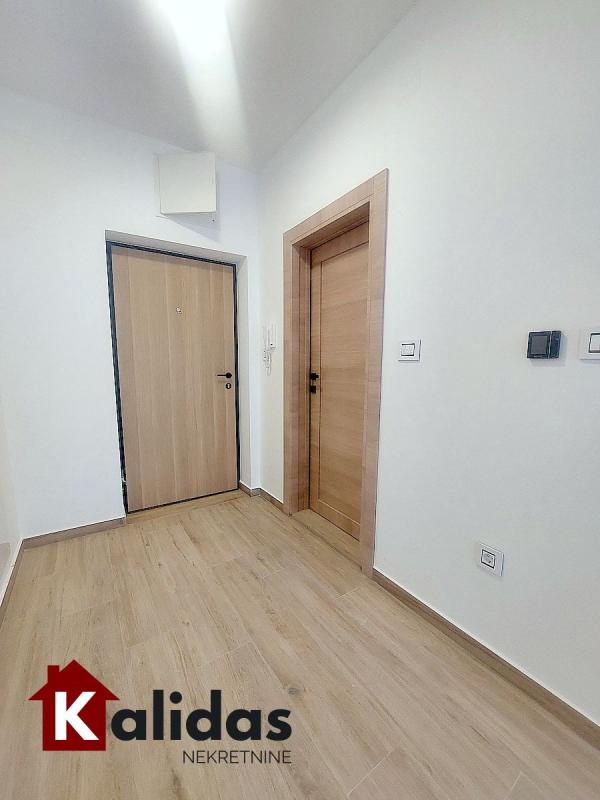 Slika 7 - Stan,NOVI SAD,CENTAR,kv: 24, € 103000, ID: 1008277