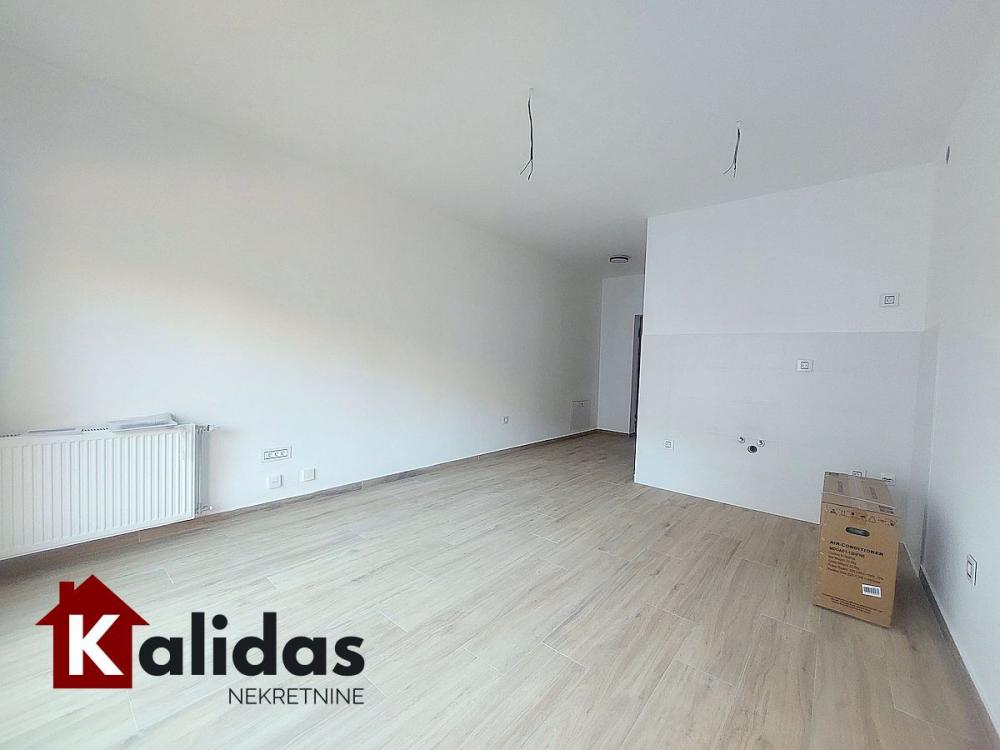 Slika 3 - Stan,NOVI SAD,CENTAR,kv: 24, € 103000, ID: 1008277