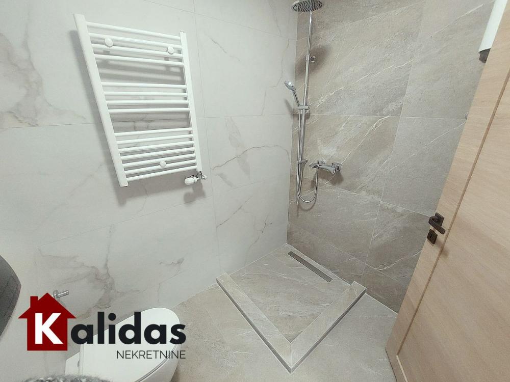 Slika 10 - Stan,NOVI SAD,CENTAR,kv: 24, € 103000, ID: 1008277