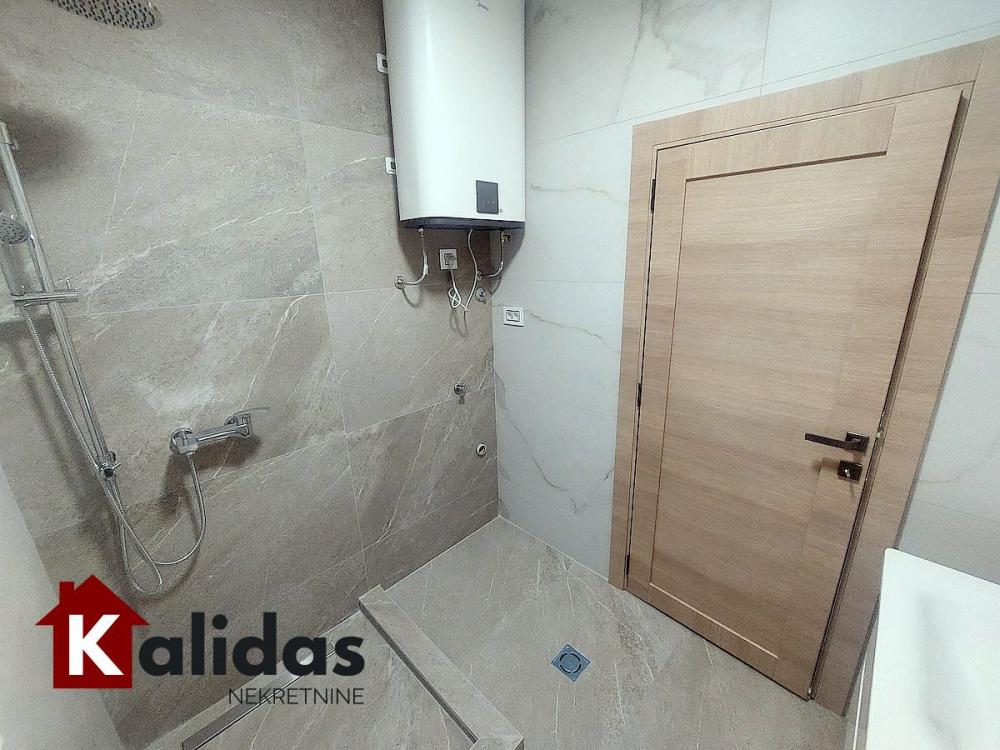 Slika 11 - Stan,NOVI SAD,CENTAR,kv: 24, € 103000, ID: 1008277