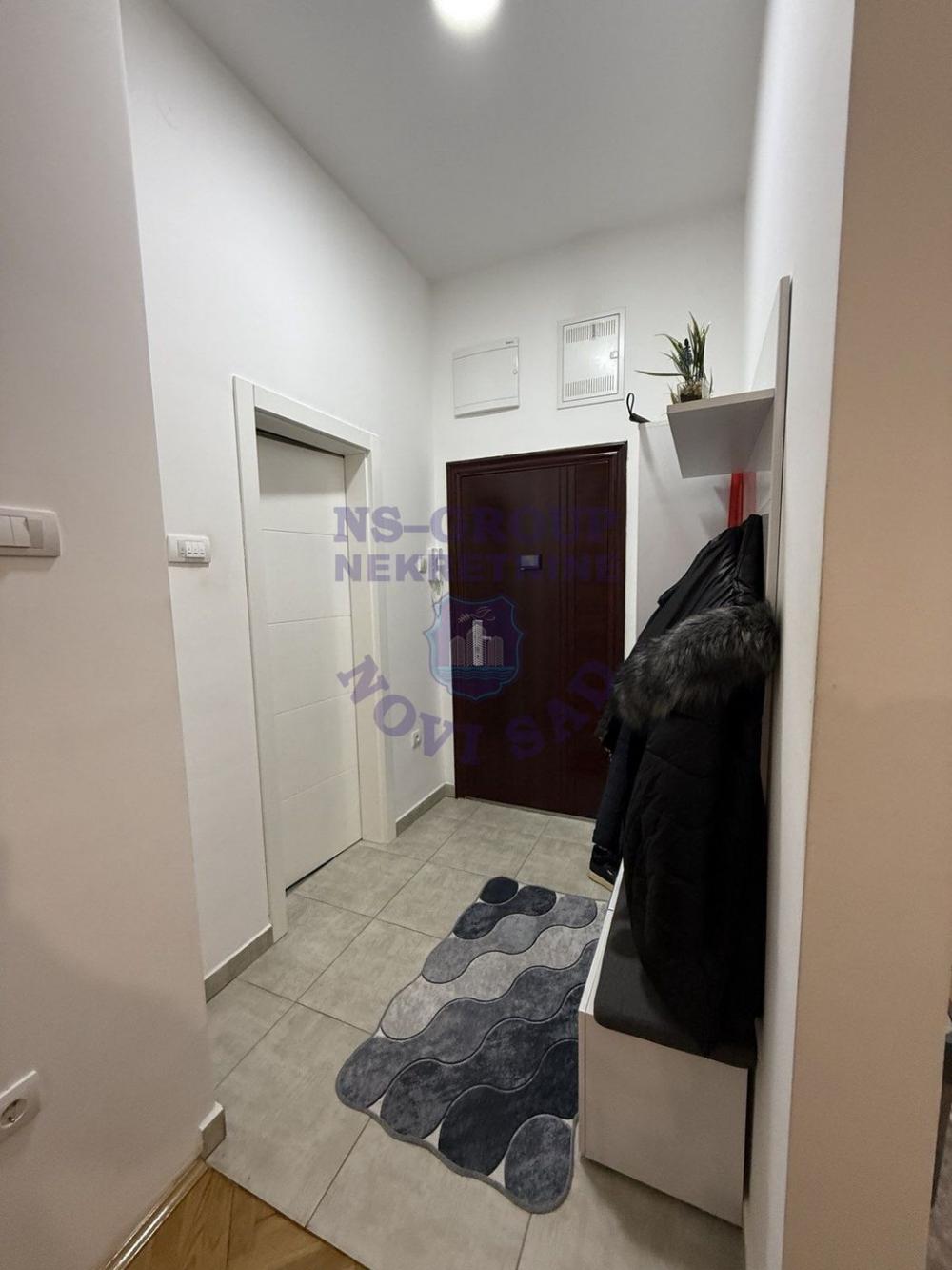 Slika 5 - Dvosoban, 53m2, Bulevar oslobođenja Novi Sad, sa terasom, ima lift