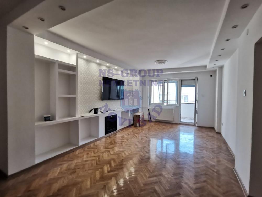 Glavna slika -Fenomenalan cetvorosoban stan na Grbavici