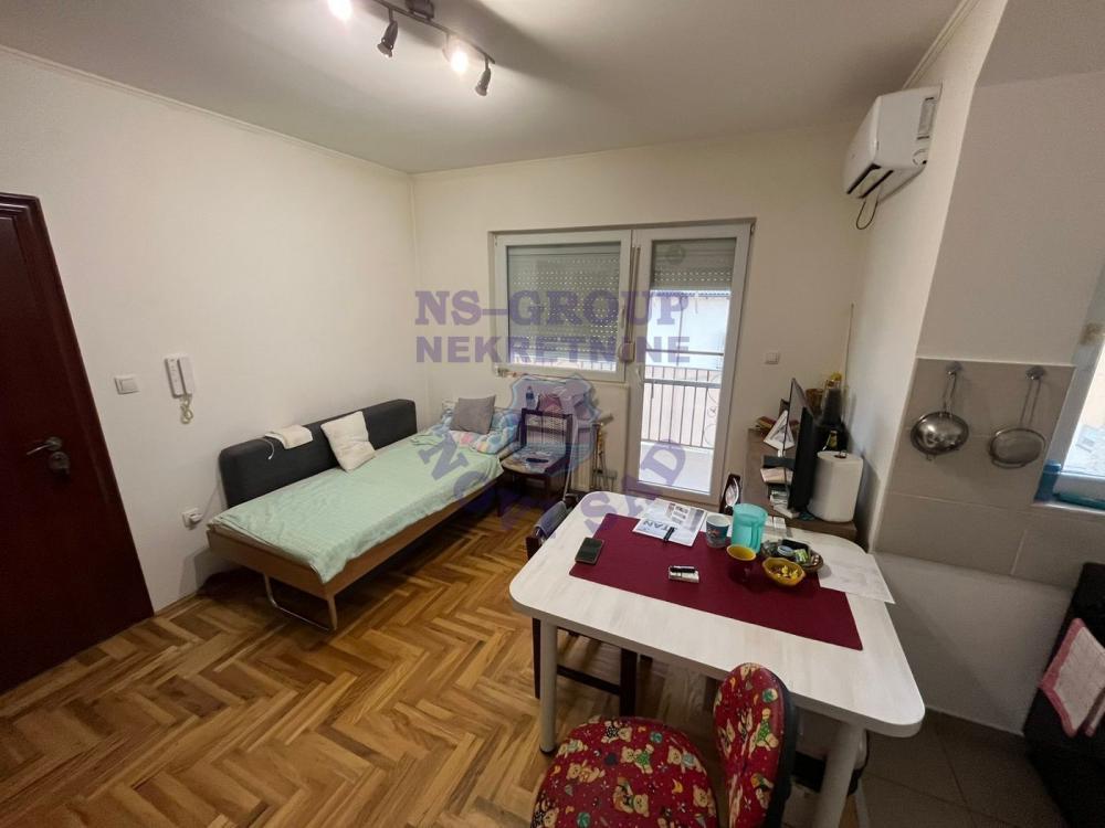 Glavna slika -Odličan jednoiposoban stan na Adicama! 