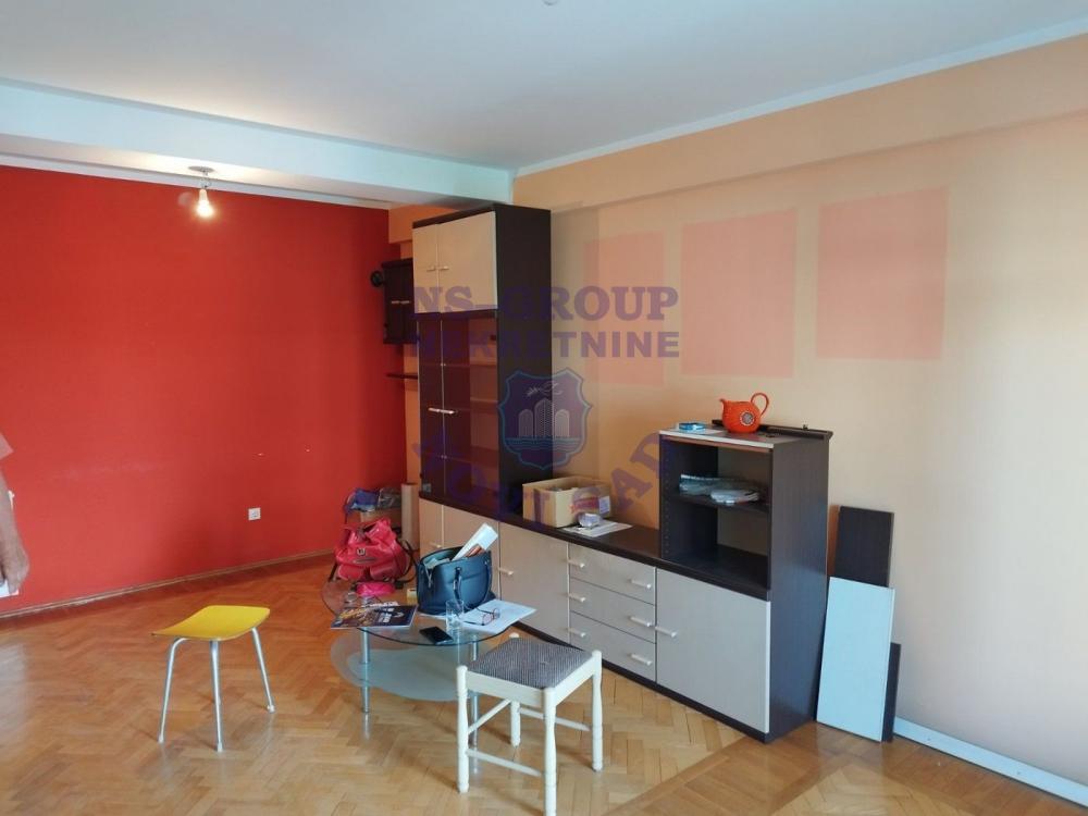 Slika 2 - Odličan trosoban stan na Bulevaru!