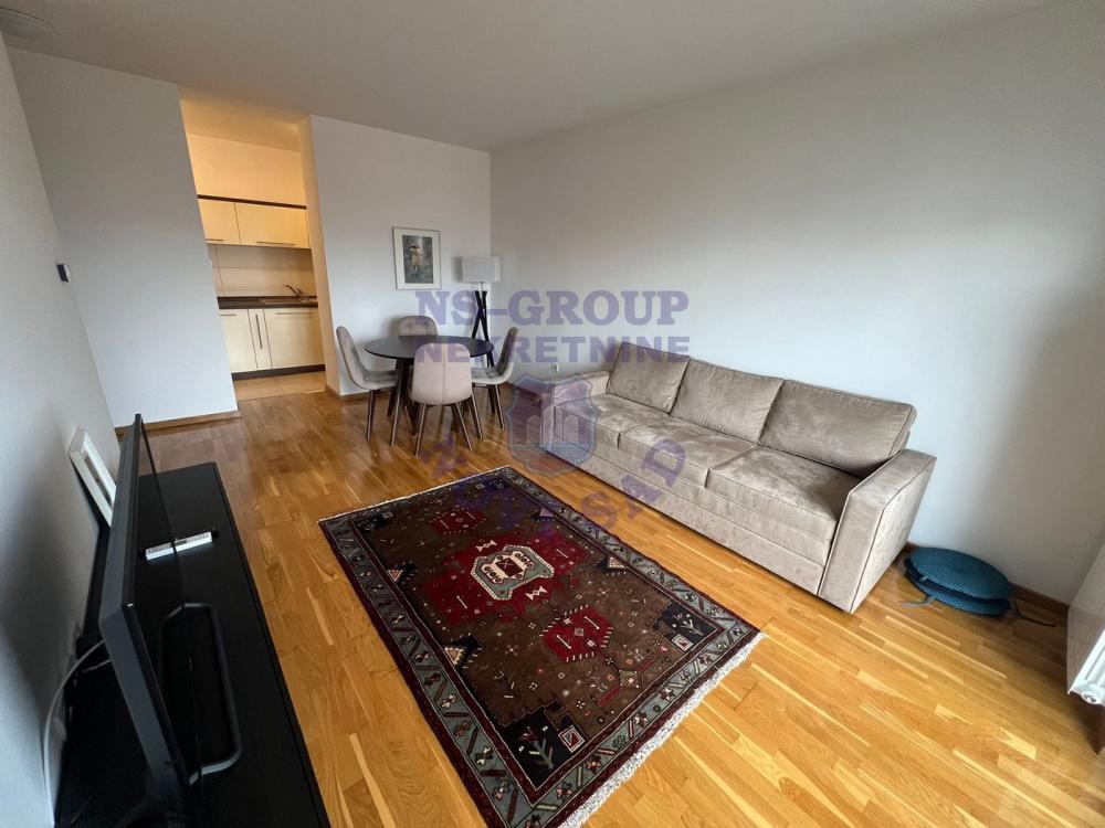 Slika 2 - Lux trosoban stan u Centru! 