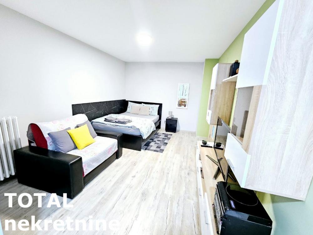 Slika 2 - Stan,NOVI SAD,BULEVAR,kv: 33.00, € 103950, ID: 1101642