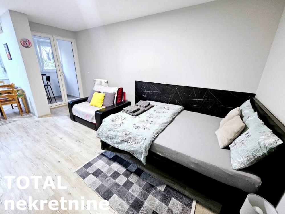 Slika 1 - Stan,NOVI SAD,BULEVAR,kv: 33.00, € 103950, ID: 1101642