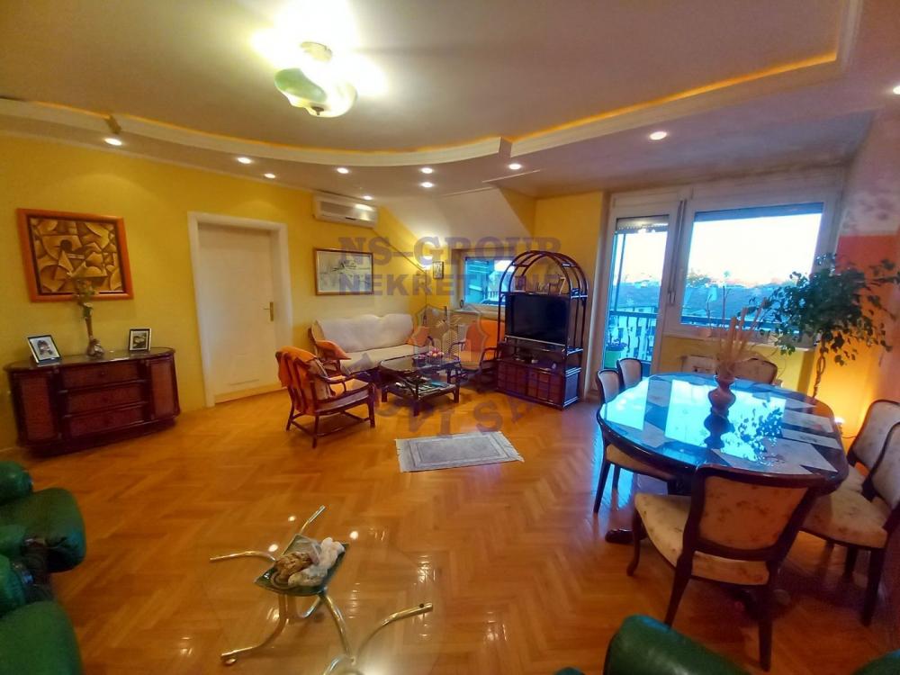 Slika 1 - Troiposoban, 102m2, Grbavica Novi Sad, sa terasom, ima lift