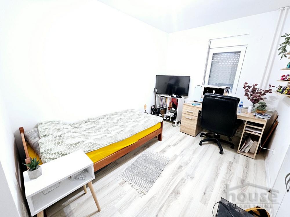 Slika 3 - Stan,NOVI SAD,ZELEZNICKA STANICA,kv: 38.00, € 110000, ID: 1064755