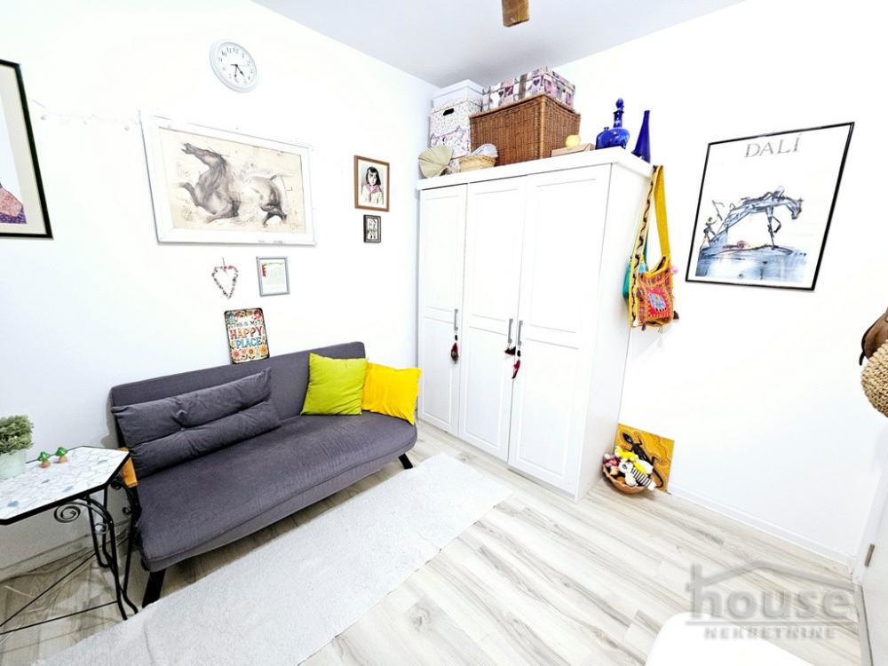 Slika 2 - Stan,NOVI SAD,ZELEZNICKA STANICA,kv: 38.00, € 110000, ID: 1064755