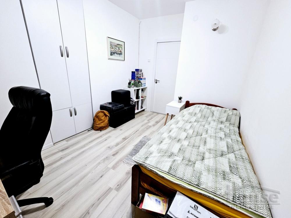 Slika 4 - Stan,NOVI SAD,ZELEZNICKA STANICA,kv: 38.00, € 110000, ID: 1064755