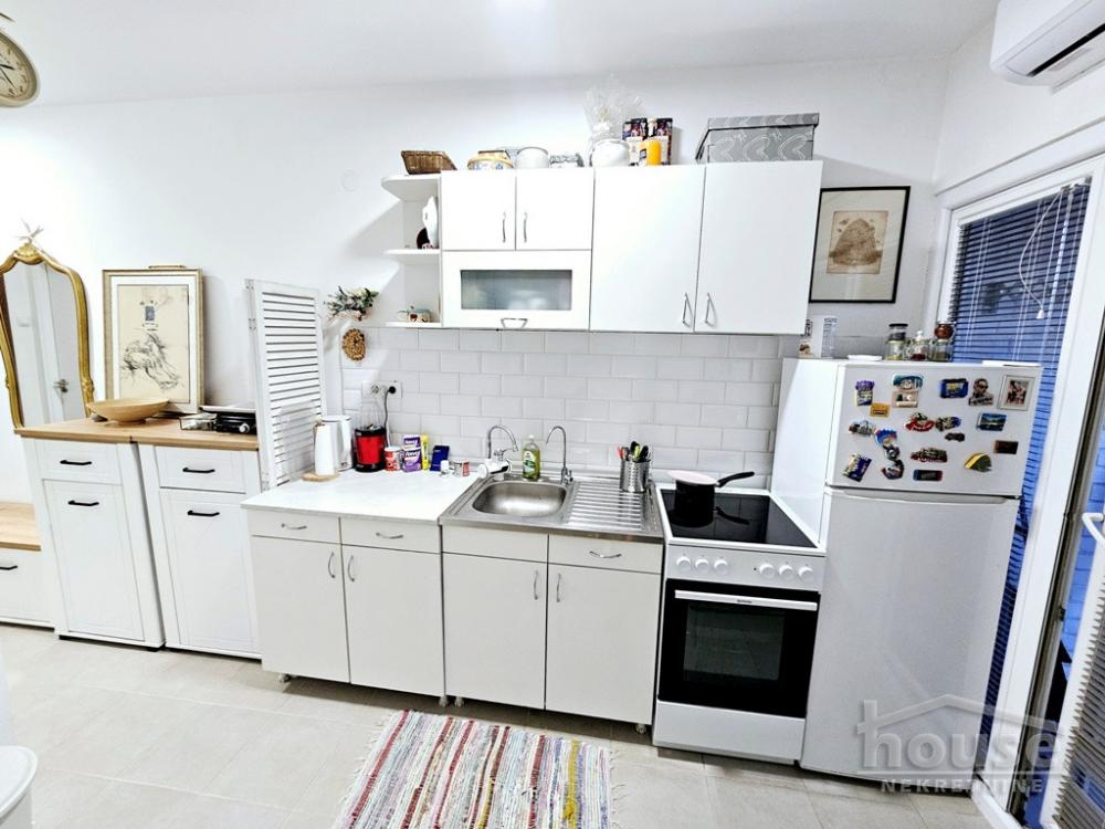 Slika 8 - Stan,NOVI SAD,ZELEZNICKA STANICA,kv: 38.00, € 110000, ID: 1064755