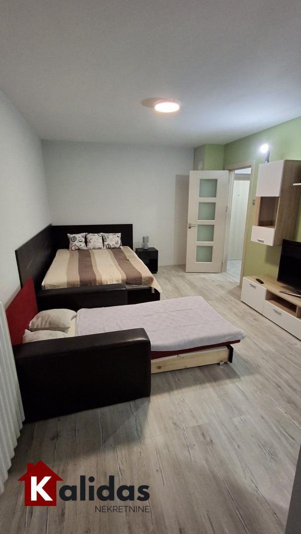 Glavna slika -Stan,NOVI SAD,BULEVAR,kv: 33, € 107070, ID: 1008282
