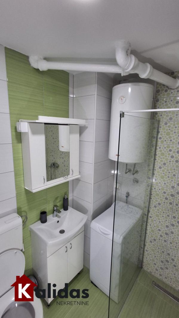 Slika 9 - Stan,NOVI SAD,BULEVAR,kv: 33, € 107070, ID: 1008282