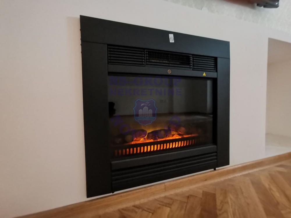 Slika 0 - Četvorosoban, 100m2, Grbavica Novi Sad, sa terasom