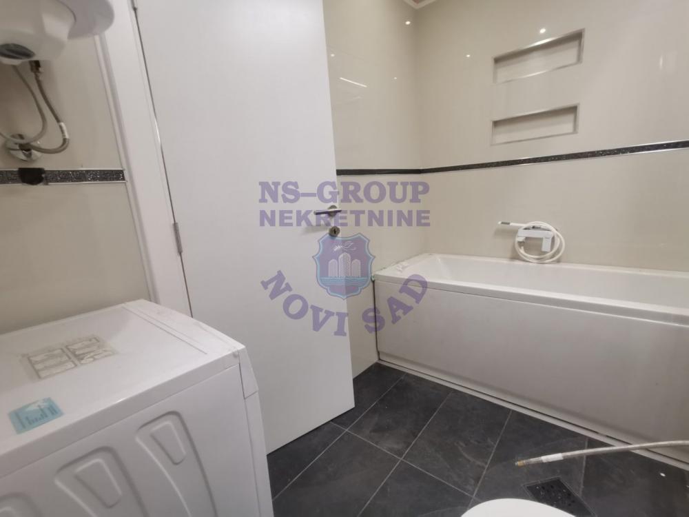 Slika 7 - Četvorosoban, 100m2, Grbavica Novi Sad, sa terasom