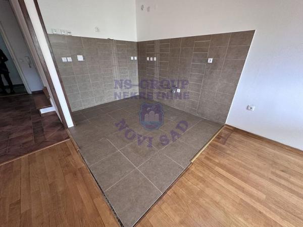 Slika 3 - 539642-Predstavljamo vam prostran i funkcionalan petosoban stan koji se nalazi u samom centru grada.