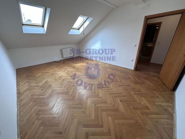 Slika 6 - 539642-Predstavljamo vam prostran i funkcionalan petosoban stan koji se nalazi u samom centru grada.