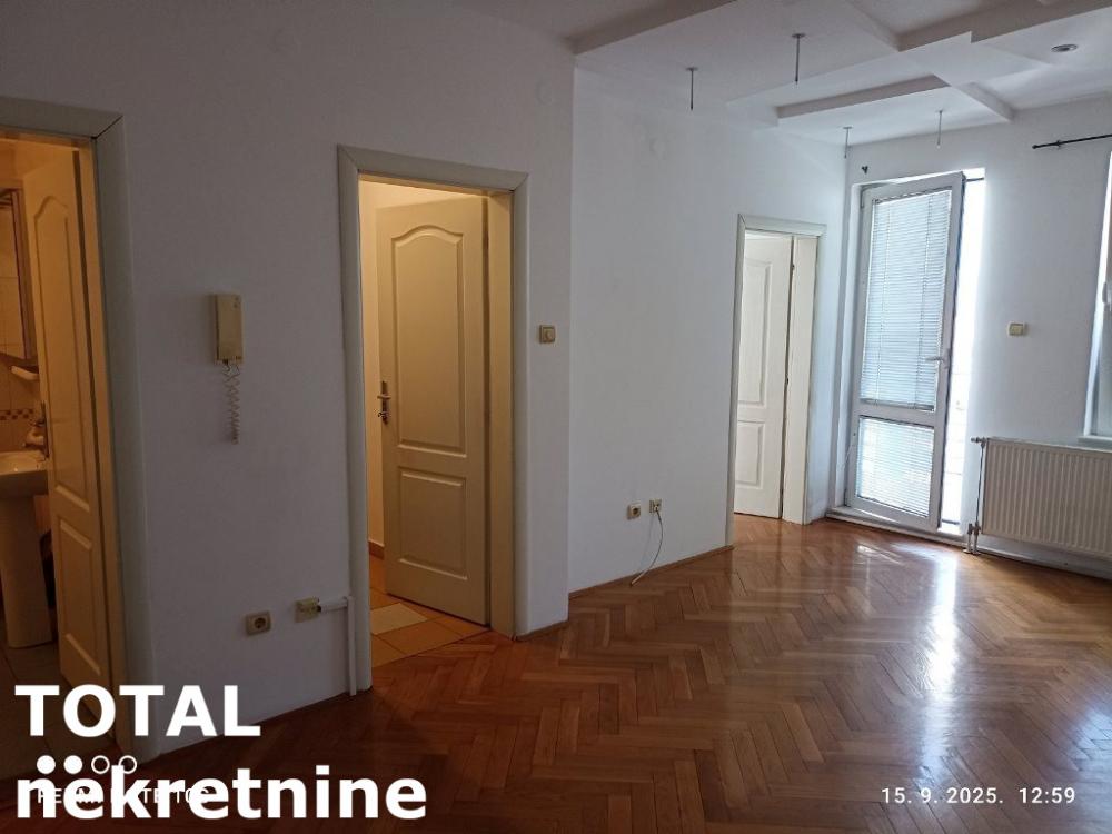 Slika 1 - Stan,NOVI SAD,BULEVAR,kv: 46.00, € 138000, ID: 1101601