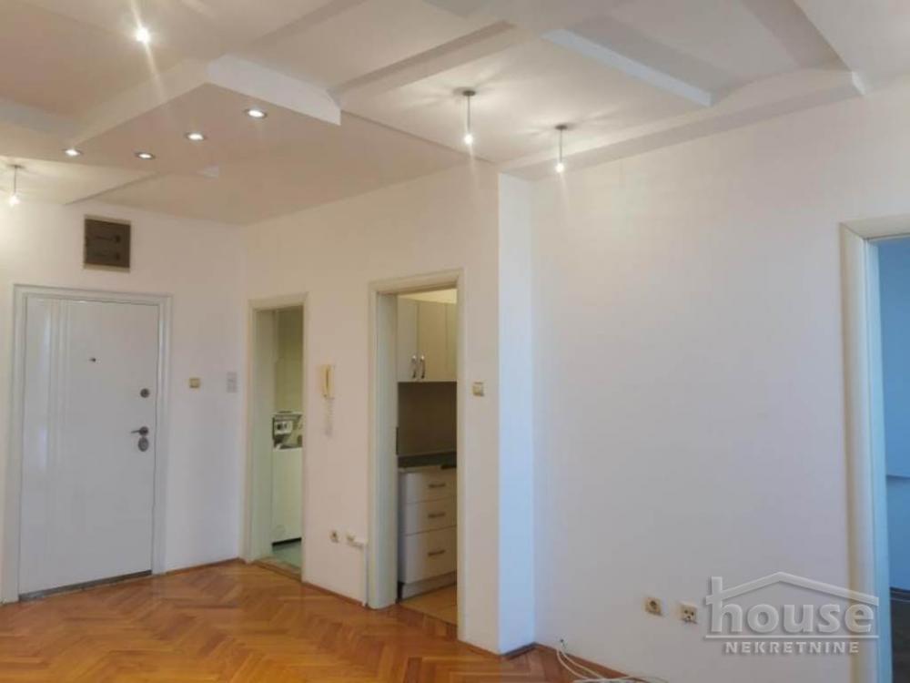 Glavna slika -Stan,NOVI SAD,BULEVAR,kv: 46.00, € 138000, ID: 1064753