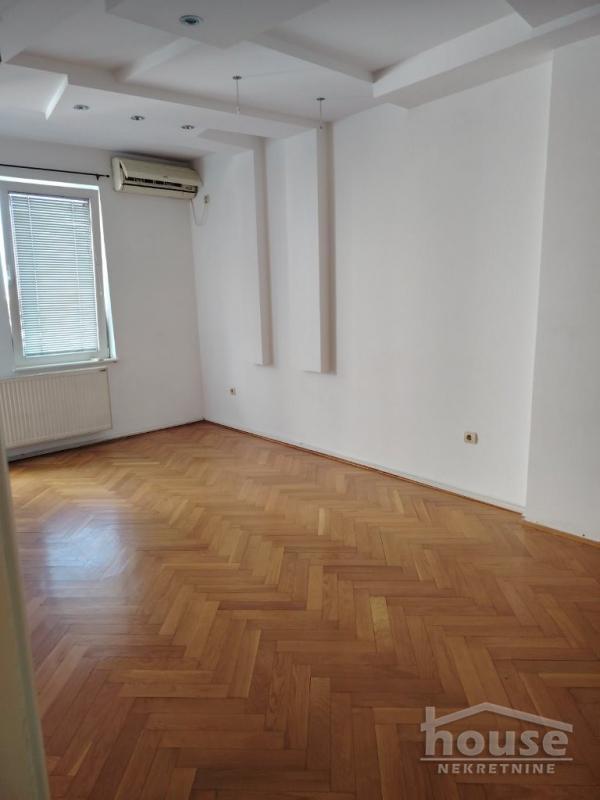 Slika 8 - Stan,NOVI SAD,BULEVAR,kv: 46.00, € 138000, ID: 1064753