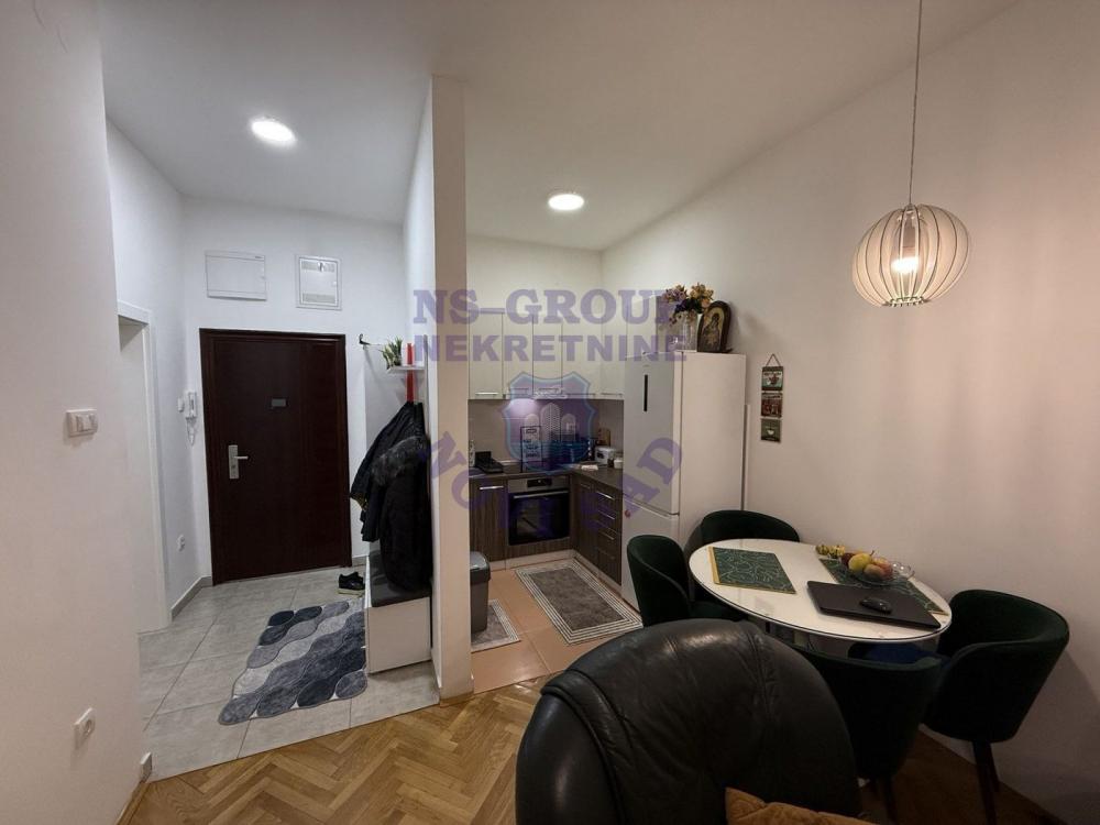 Slika 2 - Dvosoban, 40m2, Klisa Novi Sad, sa terasom, ima lift