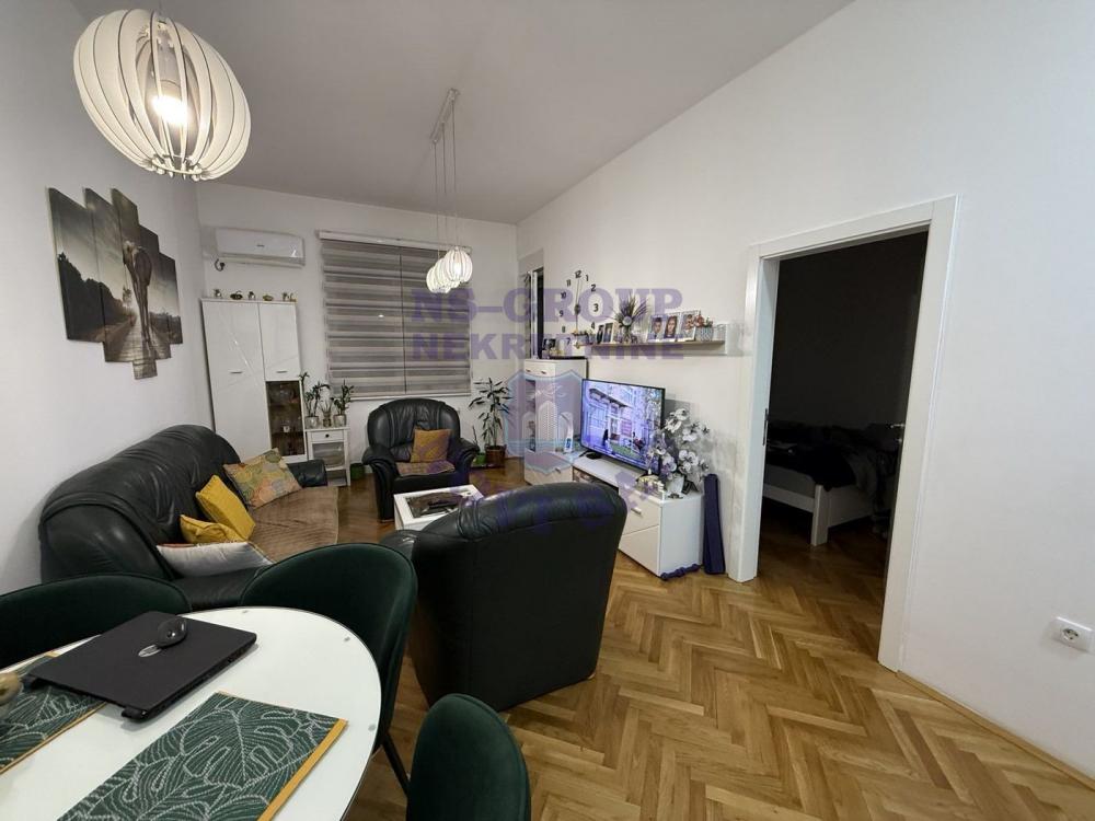 Slika 4 - Dvosoban, 40m2, Klisa Novi Sad, sa terasom, ima lift