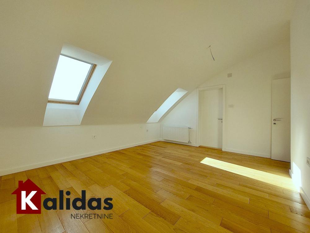 Slika 11 - Stan,NOVI SAD,CENTAR,kv: 160, € 398800, ID: 1008286