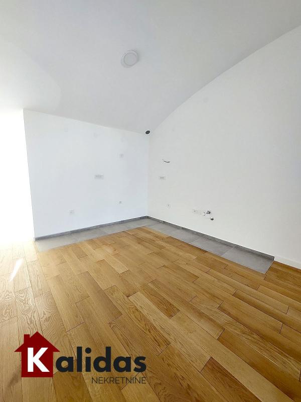 Slika 4 - Stan,NOVI SAD,CENTAR,kv: 160, € 398800, ID: 1008286