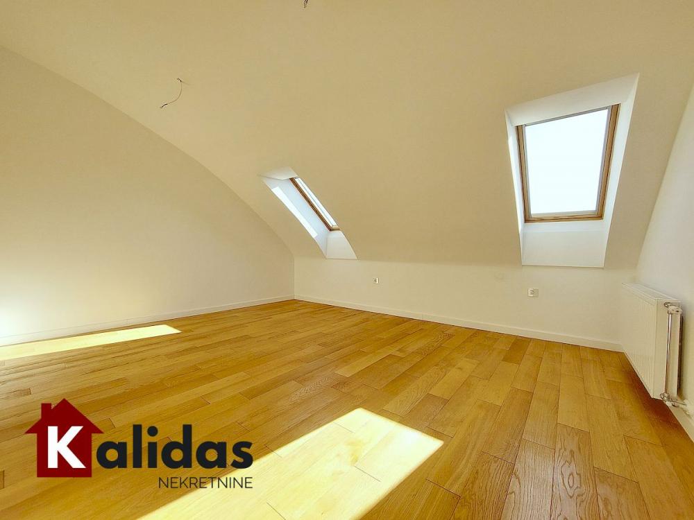 Slika 10 - Stan,NOVI SAD,CENTAR,kv: 160, € 398800, ID: 1008286