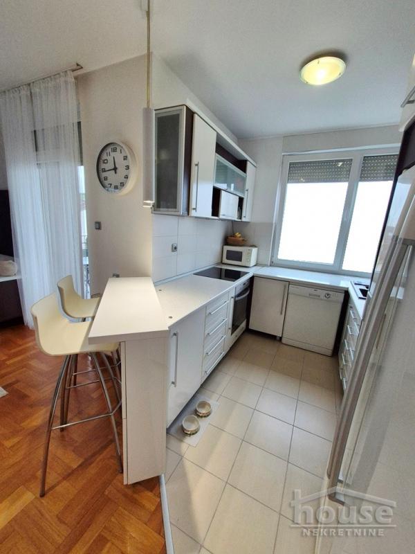 Slika 3 - Stan,NOVI SAD,CENTAR,kv: 144.00, € 432000, ID: 1064532