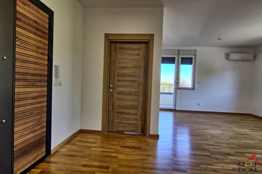 Slika 4 - Stan,PETROVARADIN,ALIBEGOVAC,kv: 70, € 144200, ID: 1031340