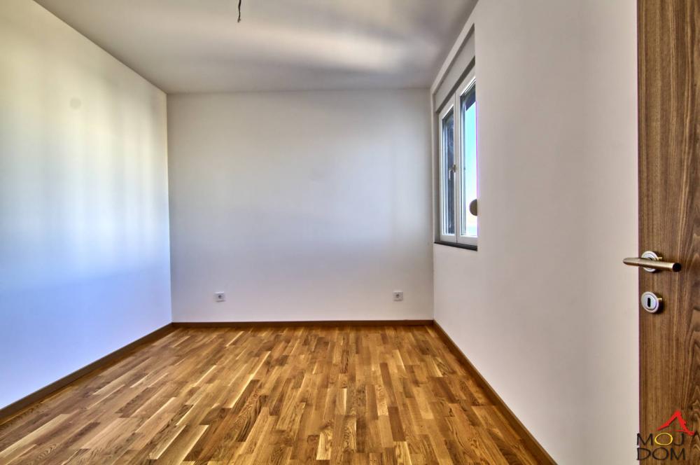 Slika 7 - Stan,PETROVARADIN,ALIBEGOVAC,kv: 70, € 144200, ID: 1031340