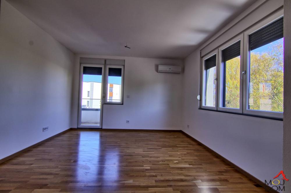 Slika 1 - Stan,PETROVARADIN,ALIBEGOVAC,kv: 70, € 144200, ID: 1031340