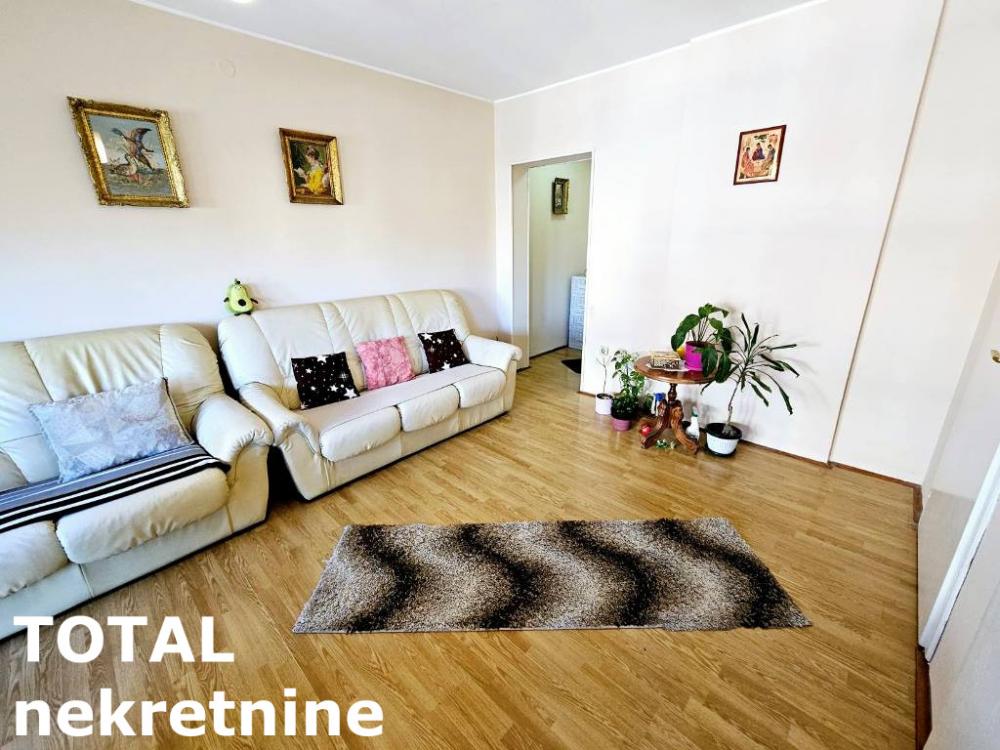 Slika 2 - Stan,NOVI SAD,ZELEZNICKA STANICA,kv: 69.00, € 160000, ID: 1101672