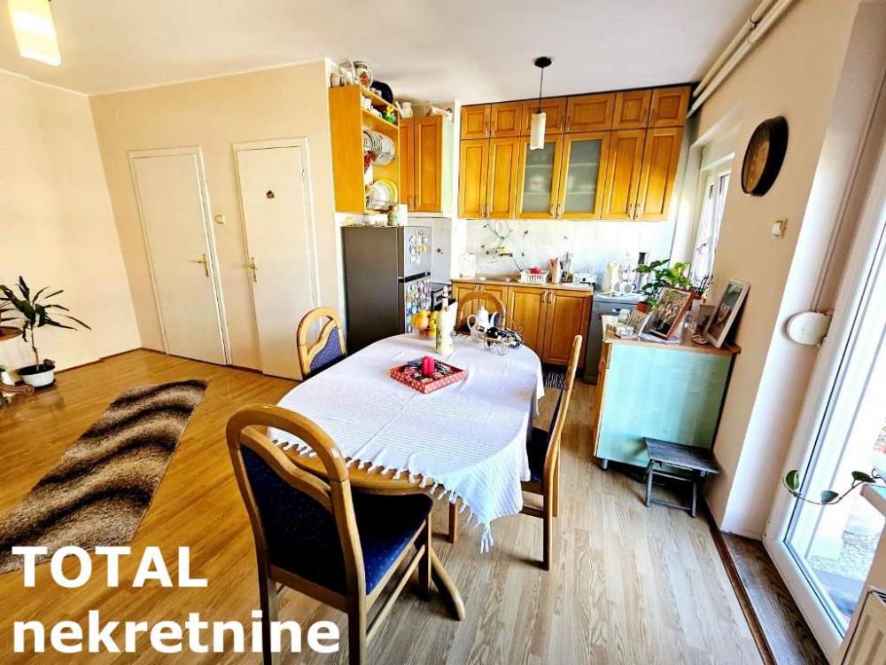 Slika 3 - Stan,NOVI SAD,ZELEZNICKA STANICA,kv: 69.00, € 160000, ID: 1101672