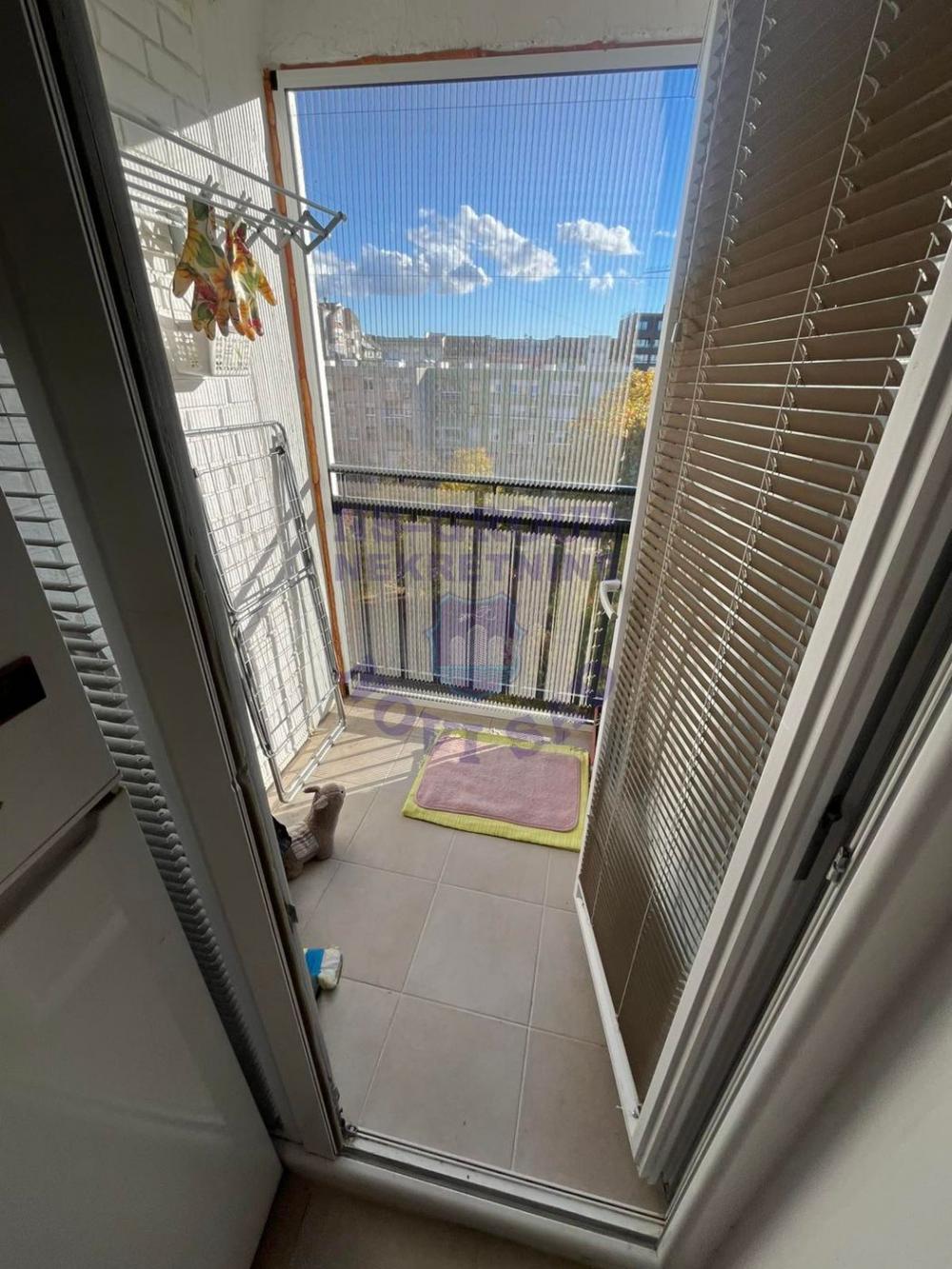 Slika 6 - Dcosoban stan na Zeleznickoj Stanici !