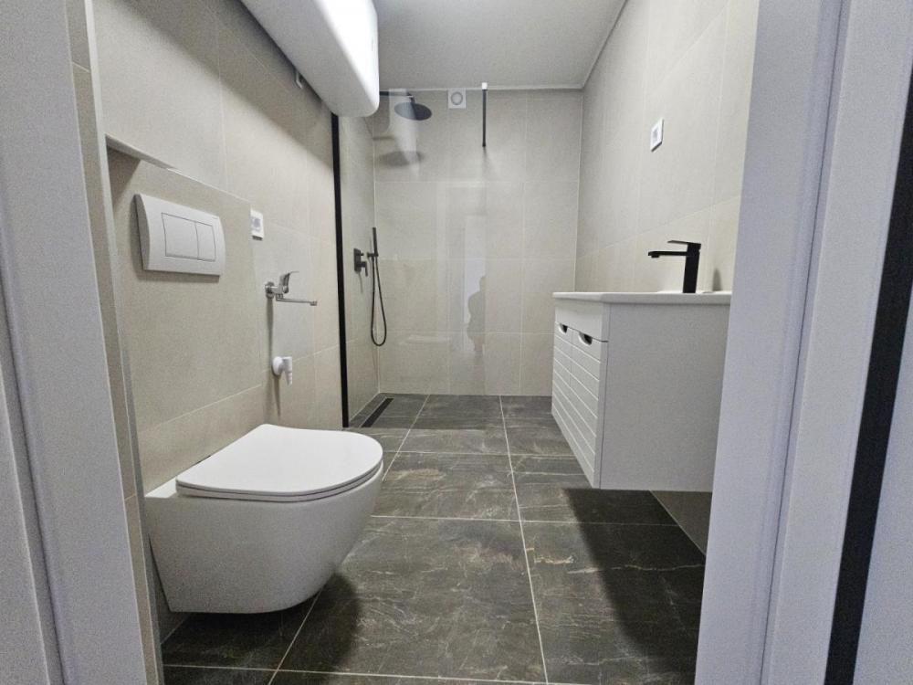 Slika 10 - Trosoban renoviran stan 64m pored Stadiona