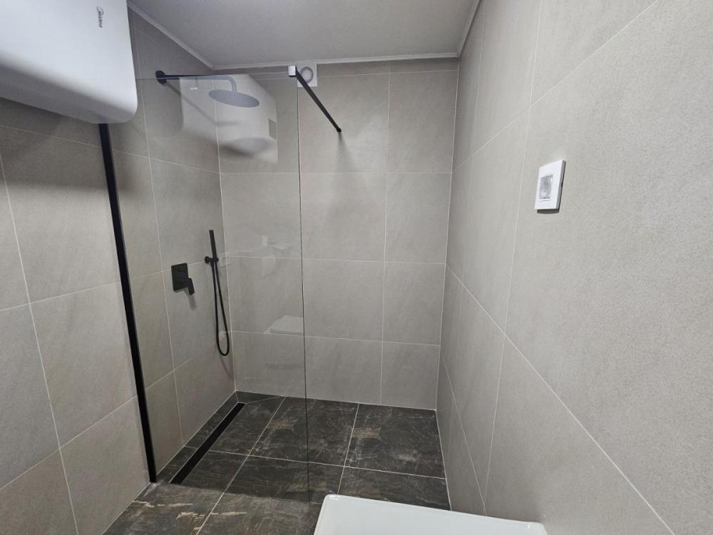 Slika 11 - Trosoban renoviran stan 64m pored Stadiona