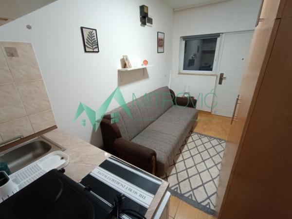 Slika 1 - Na prodaju mali stan od 11m2 u blizini centra - sa parkingom u dvorištu zgrade 