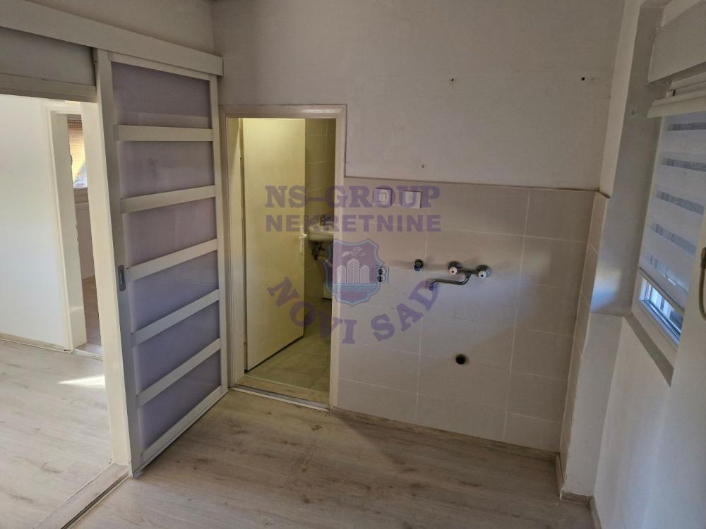 Slika 4 - Na prodaju jednoiposoban stan na odličnoj lokaciji, idealan za život ili kao investicija!