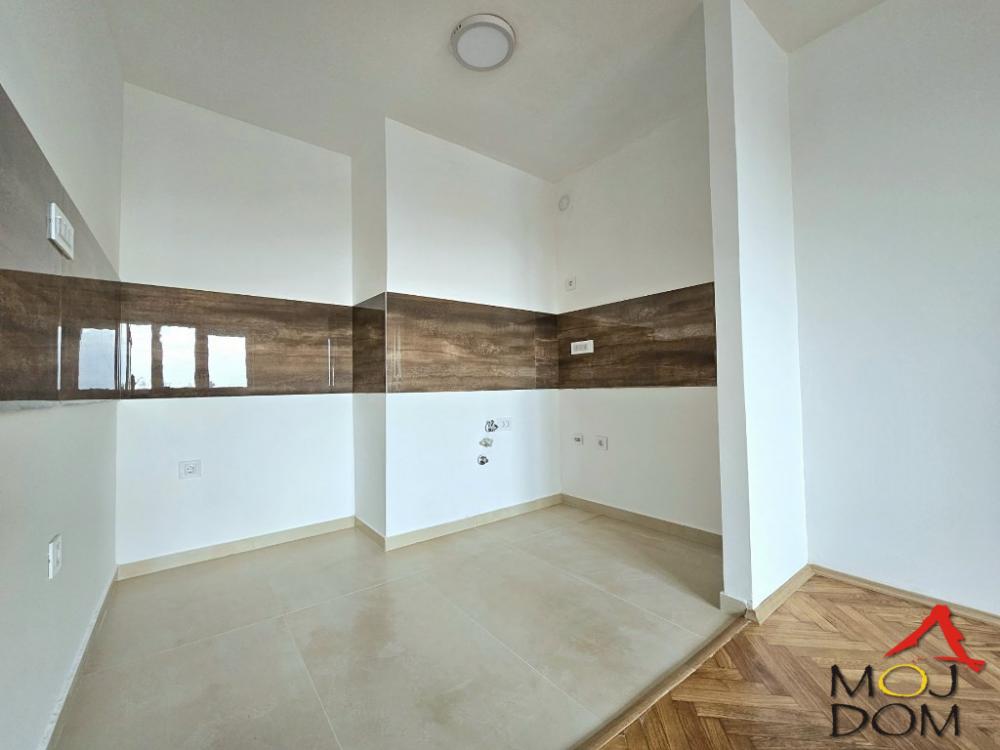 Slika 2 - Stan,NOVI SAD,BULEVAR,kv: 64, € 174500, ID: 1031341