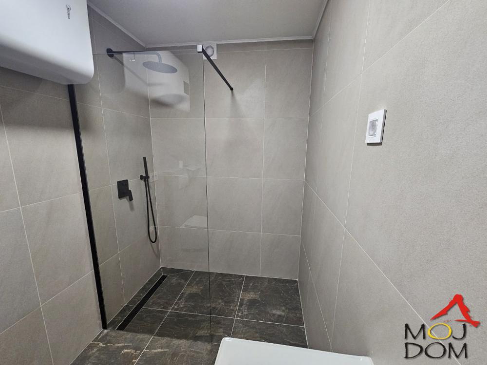 Slika 11 - Stan,NOVI SAD,BULEVAR,kv: 64, € 174500, ID: 1031341