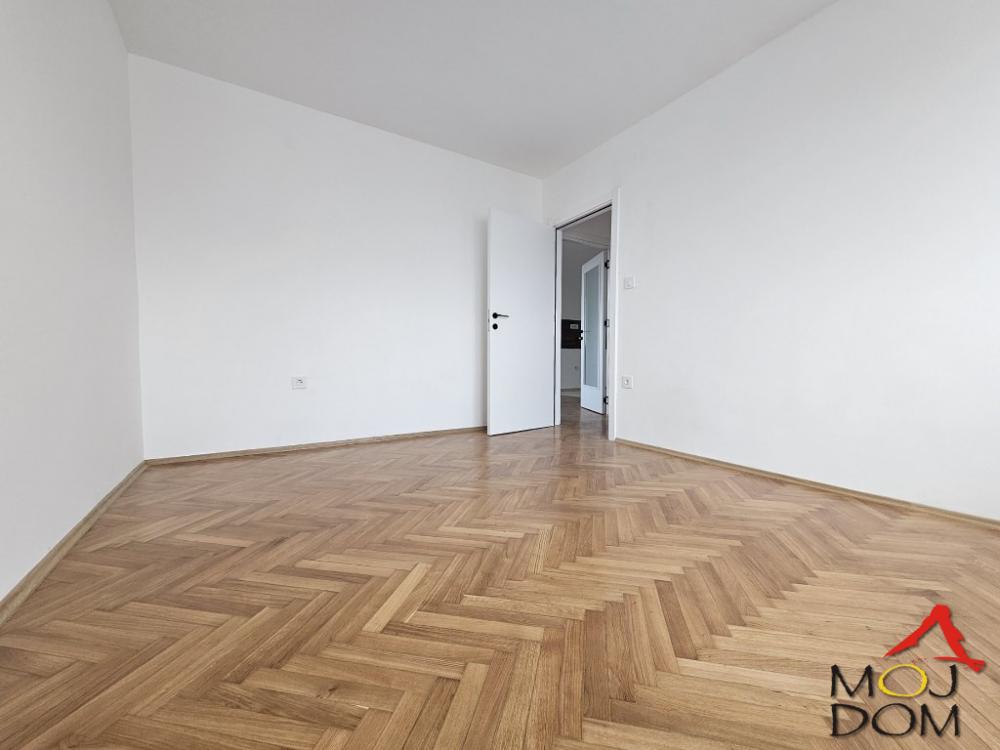 Slika 6 - Stan,NOVI SAD,BULEVAR,kv: 64, € 174500, ID: 1031341