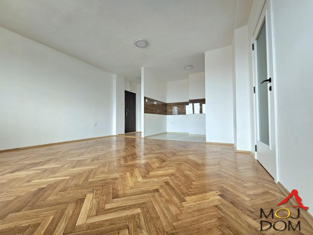 Slika 4 - Stan,NOVI SAD,BULEVAR,kv: 64, € 174500, ID: 1031341