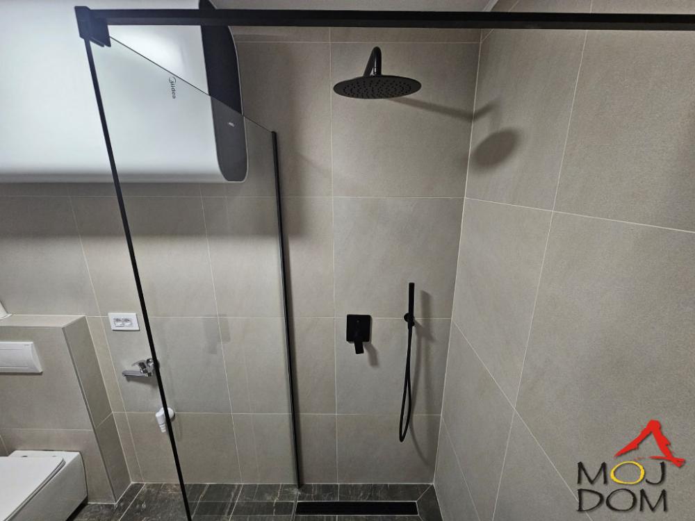 Slika 10 - Stan,NOVI SAD,BULEVAR,kv: 64, € 174500, ID: 1031341