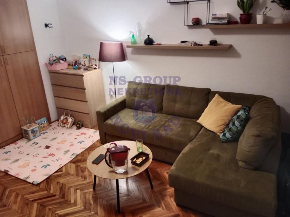 Slika 2 - Predstavljamo Vam uknjižen stan od 43m2 na jednoj od najtraženijih lokacija u Novom Sadu.