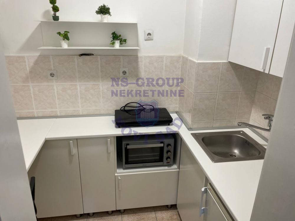 Slika 3 - Izuzetna garsonjera na Podbari!