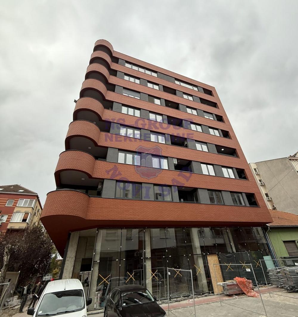 Slika 7 - Trosoban nov LUX stan- Bulevar!