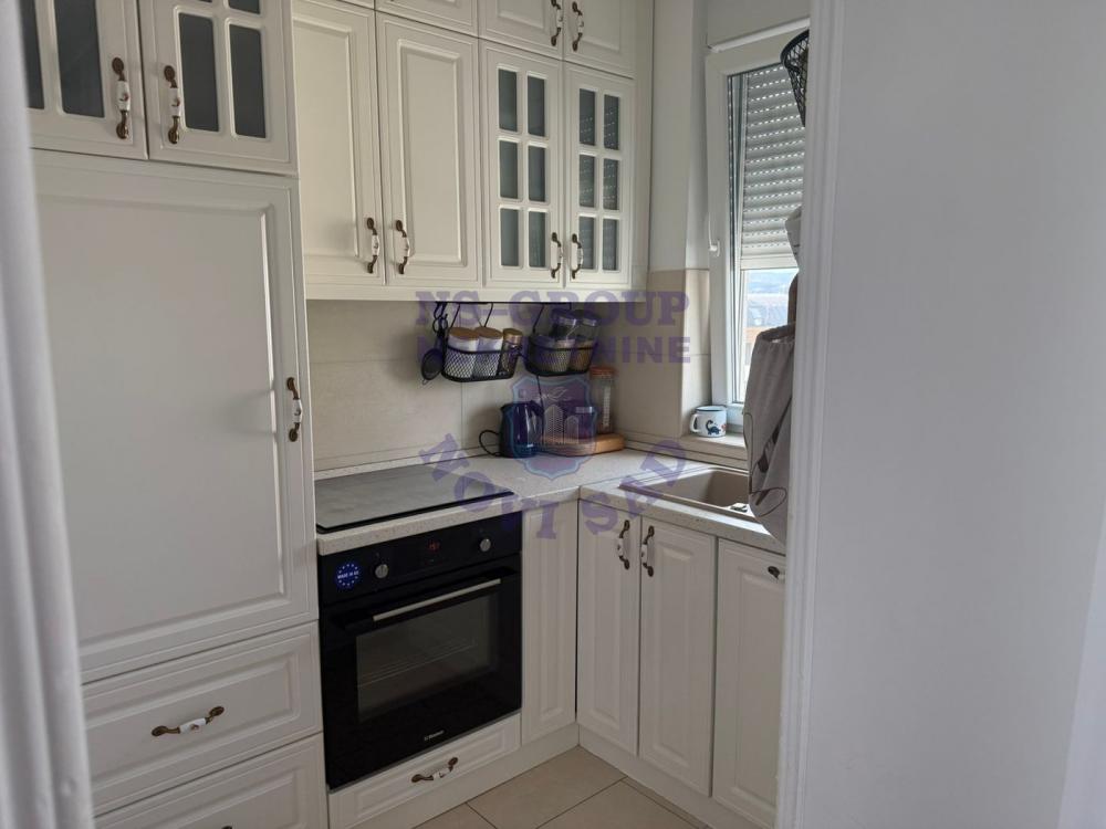 Slika 4 - Četvorosoban, 73m2, Bulevar patrijarha Pavla (Somborski bulevar) Novi Sad, sa terasom, ima lift